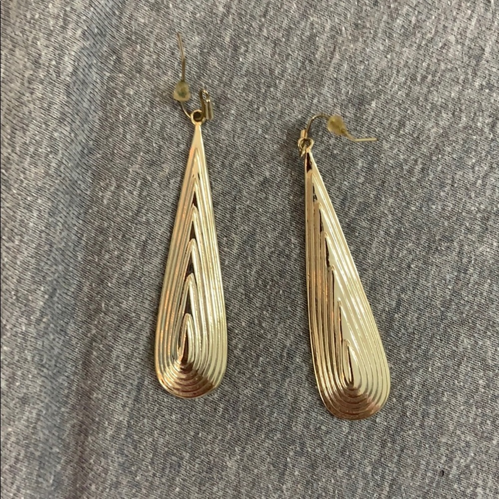 Long/thin Kendra Scott earrings